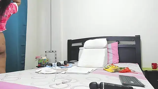 mara2020 69 online show from 10/02/25, 02:42