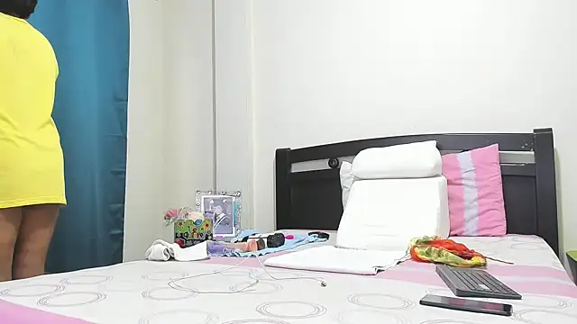 mara2020 69 online show from 09/18/25, 02:53