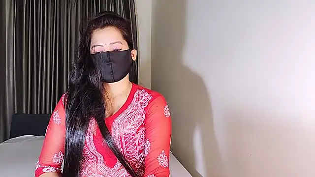 YourLovelyQueen online show from 03/20/25, 05:15