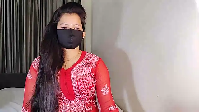 YourLovelyQueen online show from 01/14/25, 07:21
