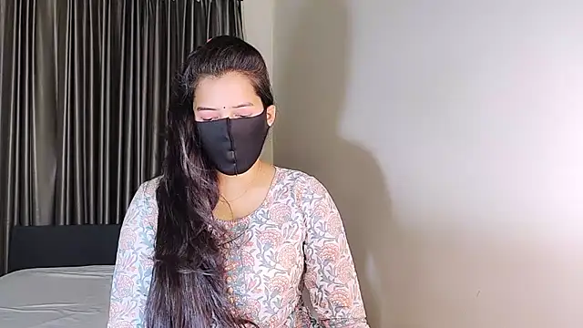 YourLovelyQueen online show from 03/04/25, 05:03