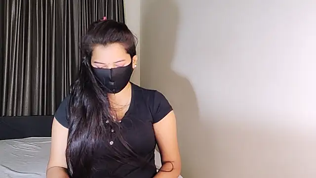 YourLovelyQueen online show from 02/18/25, 05:31