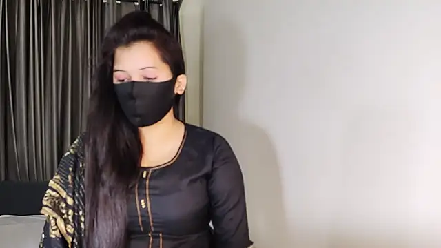YourLovelyQueen online show from 12/25/24, 08:50