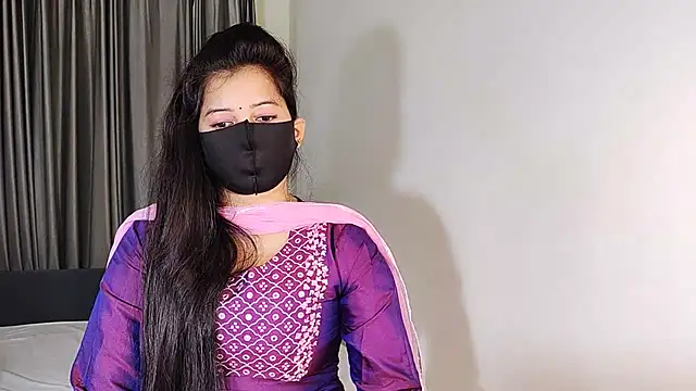YourLovelyQueen online show from 12/26/24, 08:32