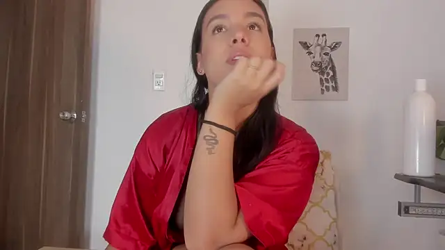 Snapshot of Hanna_Risso chatting on 11/10/25, 05:51 Hanna Risso online show from 11/10/25, 05:51