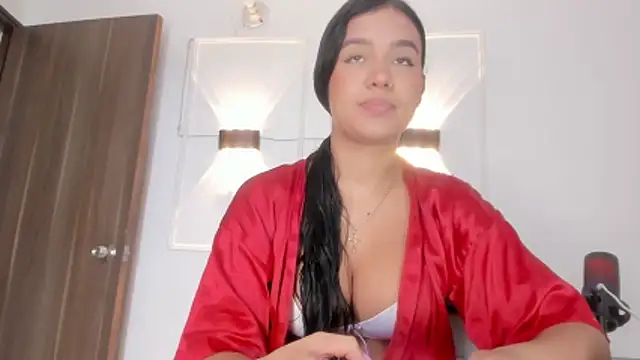 Hanna Risso online show from 06/12/26, 05:10