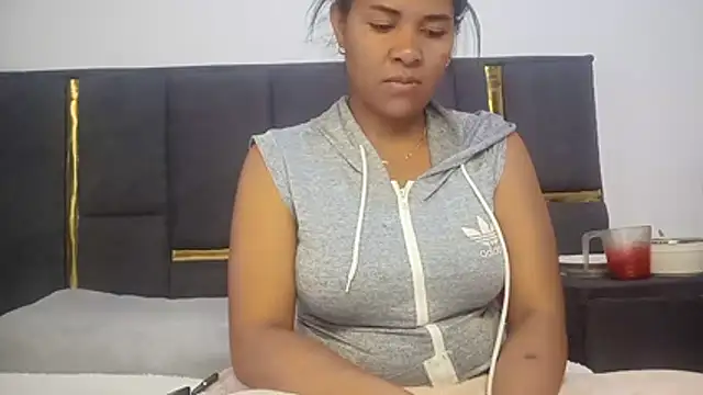 Snapshot of aleixane chatting on 06/08/26, 12:27 aleixane online show from 06/08/26, 12:27