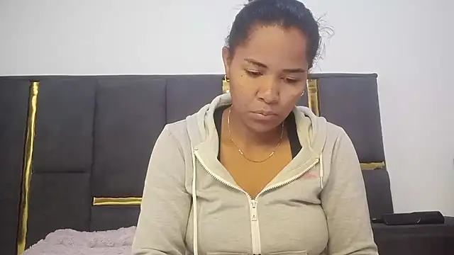 Snapshot of aleixane chatting on 05/15/26, 05:27 aleixane online show from 05/15/26, 05:27