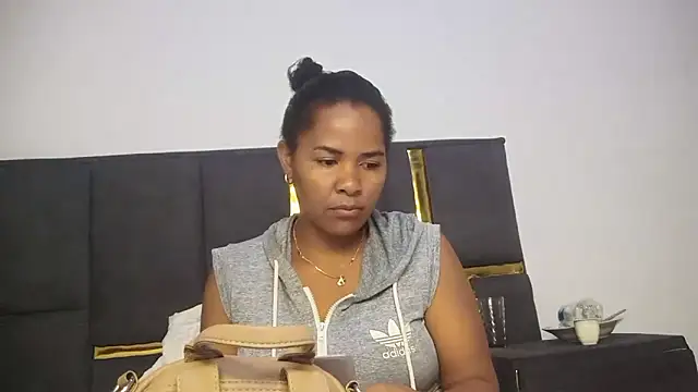 Snapshot of aleixane chatting on 04/01/26, 01:41 aleixane online show from 04/01/26, 01:41
