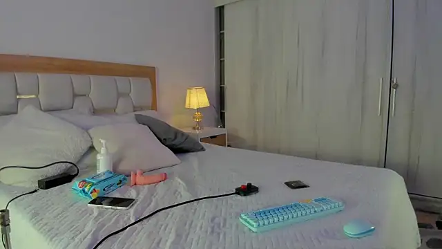 elena mature online show from 01/15/26, 07:06