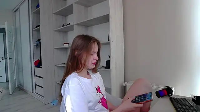 CindyJonson online show from 07/06/26, 08:43