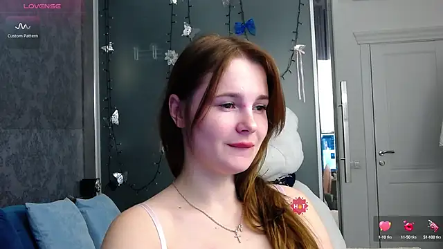 Snapshot of CindyJonson chatting on 10/04/25, 06:09 CindyJonson online show from 10/04/25, 06:09
