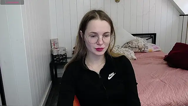 Snapshot of CindyJonson chatting on 03/18/25, 06:17 CindyJonson online show from 03/18/25, 06:17