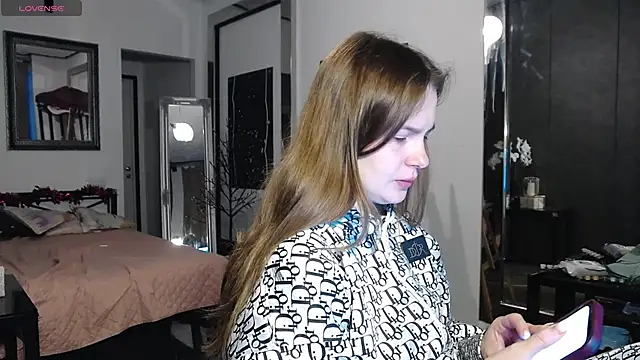 CindyJonson online show from 12/17/25, 06:18