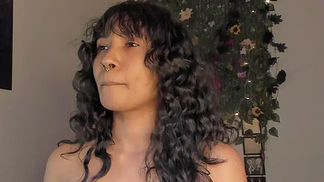 Mary Rosse1 online show from 12/13/25, 08:04