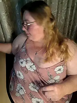 Snapshot of Iceprincess2bad4u chatting on 05/18/26, 06:23 Iceprincess2bad4u online show from 05/18/26, 06:23