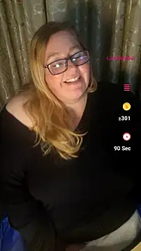Snapshot of Iceprincess2bad4u chatting on 07/04/26, 06:45 Iceprincess2bad4u online show from 07/04/26, 06:45