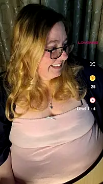 Snapshot of Iceprincess2bad4u chatting on 07/07/26, 06:11 Iceprincess2bad4u online show from 07/07/26, 06:11
