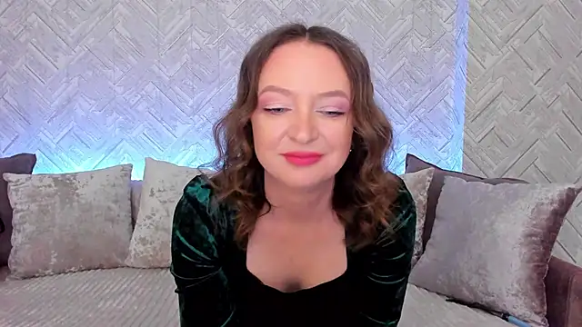 EvaBarsa  online show from 11/18/25, 09:12