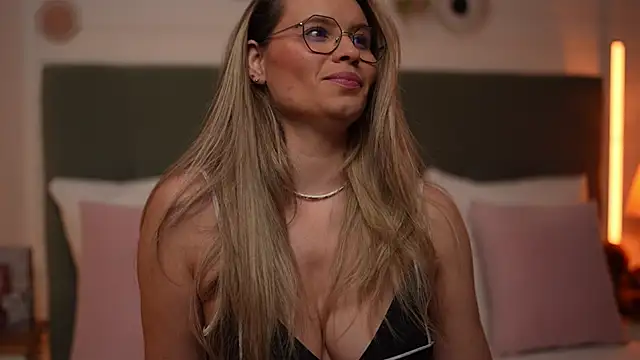 BrandyWhite online show from 03/17/26, 04:48