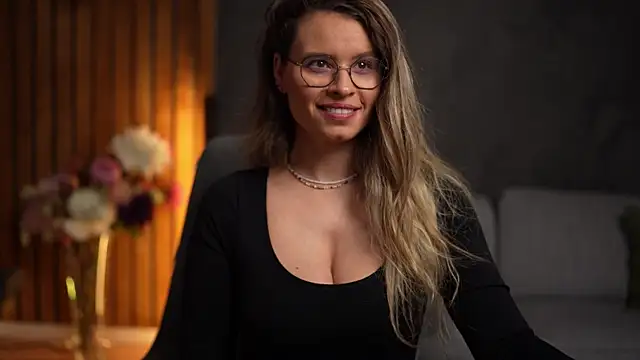 Snapshot of BrandyWhite chatting on 12/04/25, 06:01 BrandyWhite online show from 12/04/25, 06:01