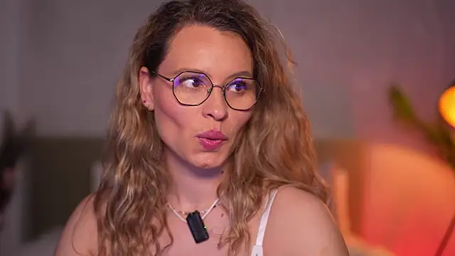 BrandyWhite online show from 05/16/26, 04:22