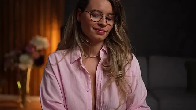 Snapshot of BrandyWhite chatting on 10/27/25, 04:46 BrandyWhite online show from 10/27/25, 04:46