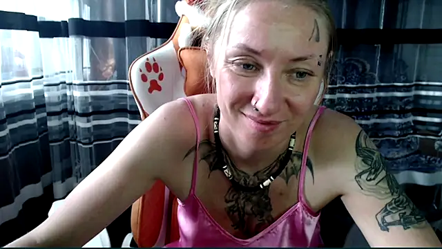 cold lollipop online show from 04/18/26, 07:22