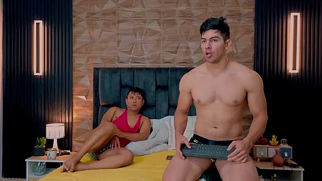 FelipeAndMarcello3 online show from 09/19/25, 02:32