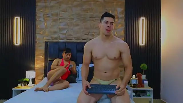 FelipeAndMarcello3 online show from 03/05/25, 02:12