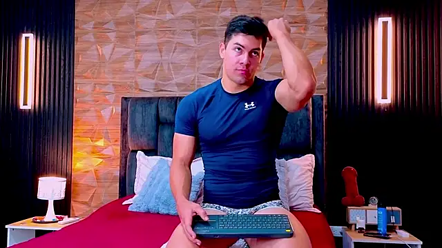 FelipeAndMarcello3 online show from 05/19/26, 02:13