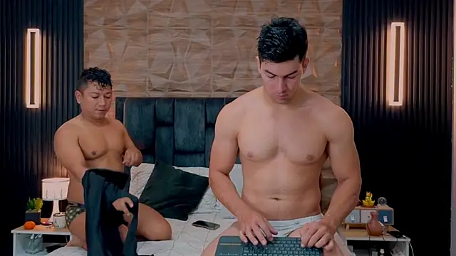 FelipeAndMarcello3 online show from 09/18/25, 02:20