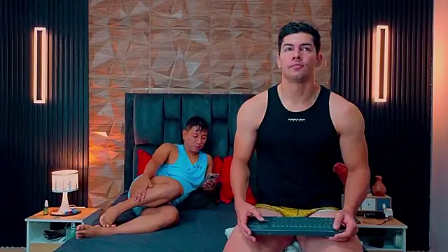 FelipeAndMarcello3 online show from 02/05/26, 02:13