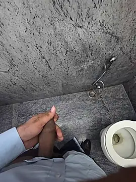 Snapshot of mayavi_baba chatting on 10/15/25, 12:35 mayavi baba online show from 10/15/25, 12:35