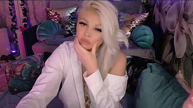 Snapshot of LexY- chatting on 03/02/25, 11:50 LexY- online show from 03/02/25, 11:50