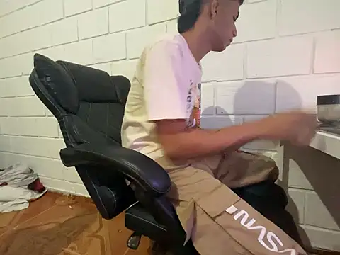 Max TheHorseDick online show from 01/12/26, 02:51