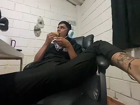 Max TheHorseDick online show from 06/02/26, 05:29