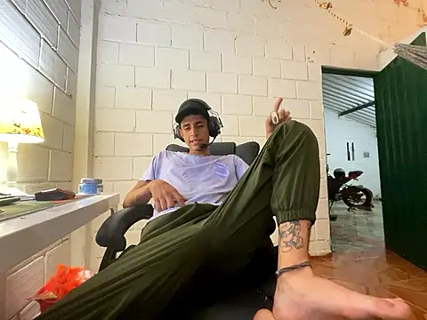 Max TheHorseDick online show from 11/02/25, 12:59