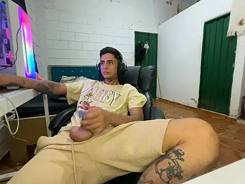 Max TheHorseDick online show from 03/24/26, 04:07