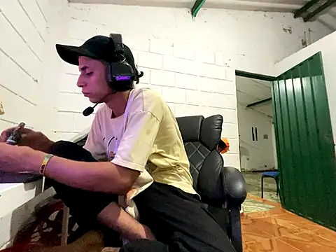 Max TheHorseDick online show from 11/18/25, 10:45