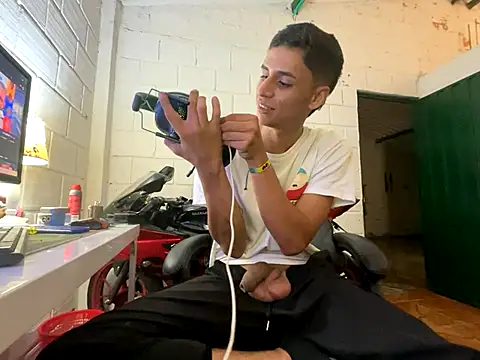 Max TheHorseDick online show from 11/11/25, 03:12