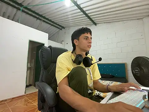Max TheHorseDick online show from 03/20/25, 10:18
