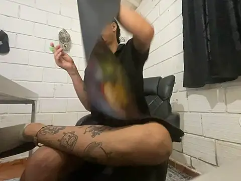Max TheHorseDick online show from 06/06/26, 09:42