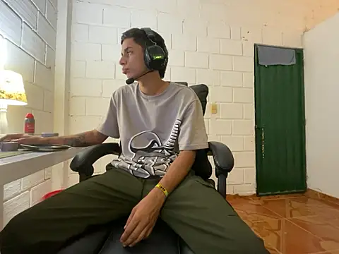 Max TheHorseDick online show from 11/04/25, 03:32