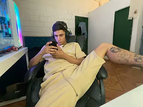 Max TheHorseDick online show from 03/12/26, 07:07