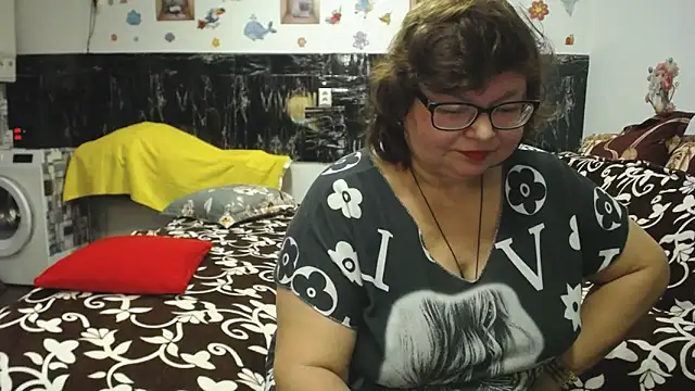 Snapshot of SweetMommaX chatting on 02/15/26, 07:02 SweetMommaX online show from 02/15/26, 07:02