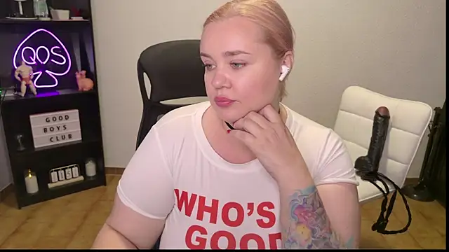 Snapshot of MargotGrey chatting on 06/16/26, 11:54 MargotGrey online show from 06/16/26, 11:54