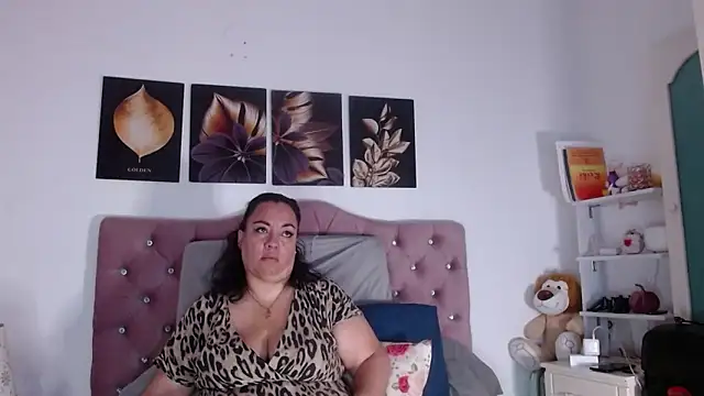 -helen online show from 09/24/25, 08:04