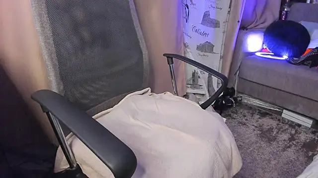Snapshot of Anita-boobs chatting on 06/09/26, 06:53 Anita-boobs online show from 06/09/26, 06:53