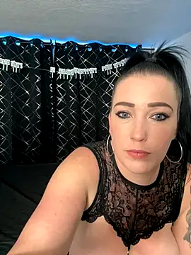 BonnyundClyde19 online show from 11/16/25, 02:00